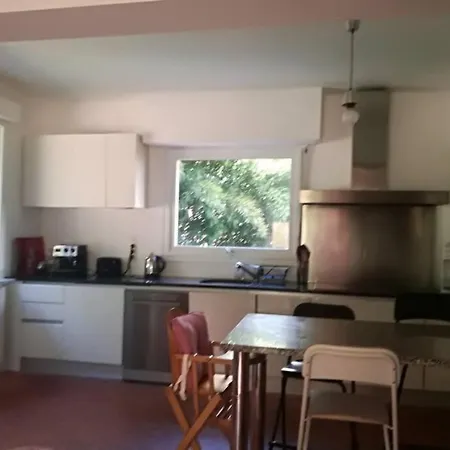 Maison Aux Arenes A *
